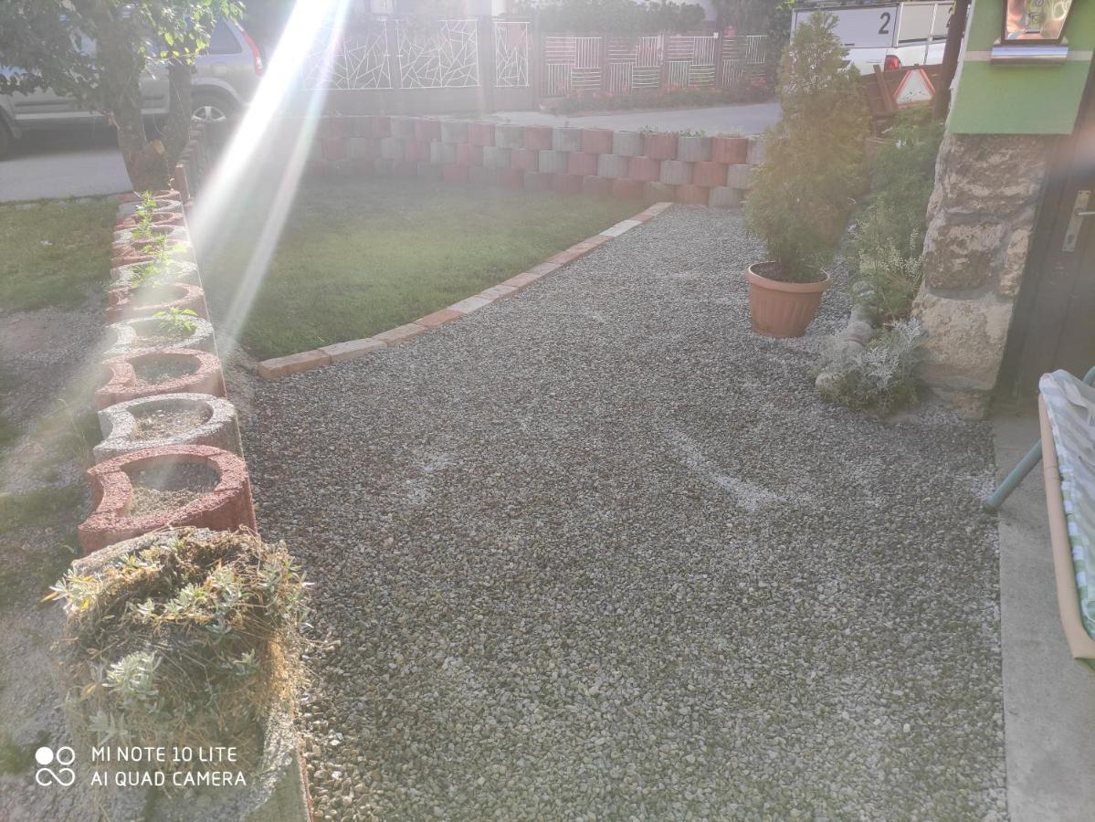 Apartman Lucky 5 Izbovy Rodinny Dom Buitenkant foto